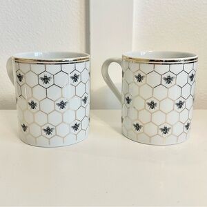 (2) Williams Sonoma 18k Gold Detail Honeycomb Bees Coffee Tea Mugs Porcelain